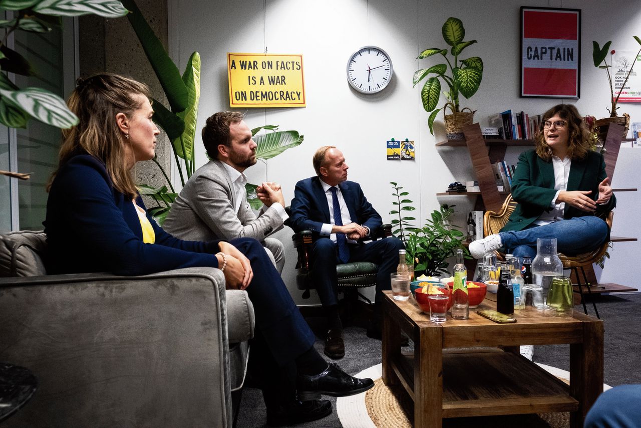 Van links naar rechts: Corinne Ellemeet (GroenLinks), Derk Boswijk (CDA), Kees van der Staaij (SGP) en Marieke Koekkoek (Volt). „Je wil de beste mensen voor de politiek behouden. Dit schrikt ze af.”