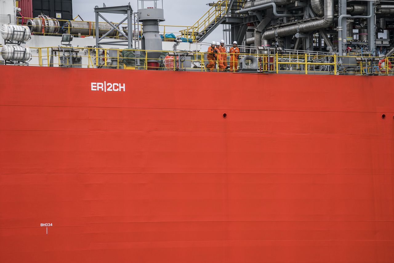 Terminal voor vloeibaar gas in de Eemshaven.