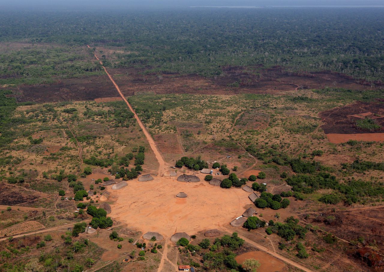 Een nederzetting van de Kamayura-stam in Brazilië, gelegen in het Parque Indígena do Xingu. Dit gebied heeft sinds 1961 een beschermde status.