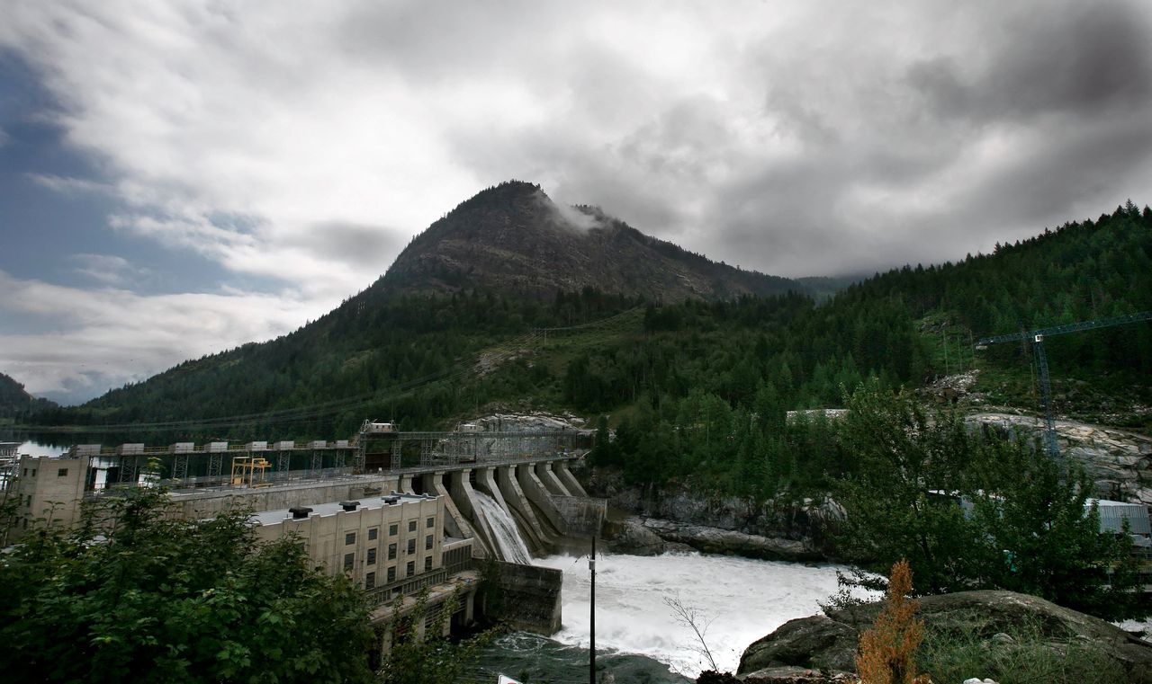 Een hydroelektrische centrale in het noorden van Canada.