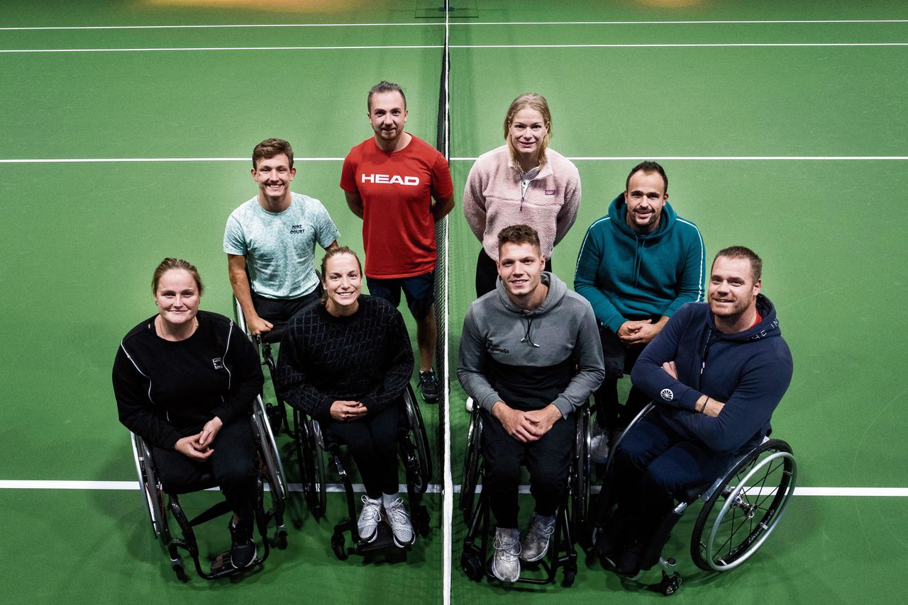 Van links naar rechts: Aniek van Koot, Niels Vink, Jiske Griffioen, Sam Schröder, Diede de Groot (achter), Ruben Spaargaren (voor), Tom Egberink, Maikel Scheffer.