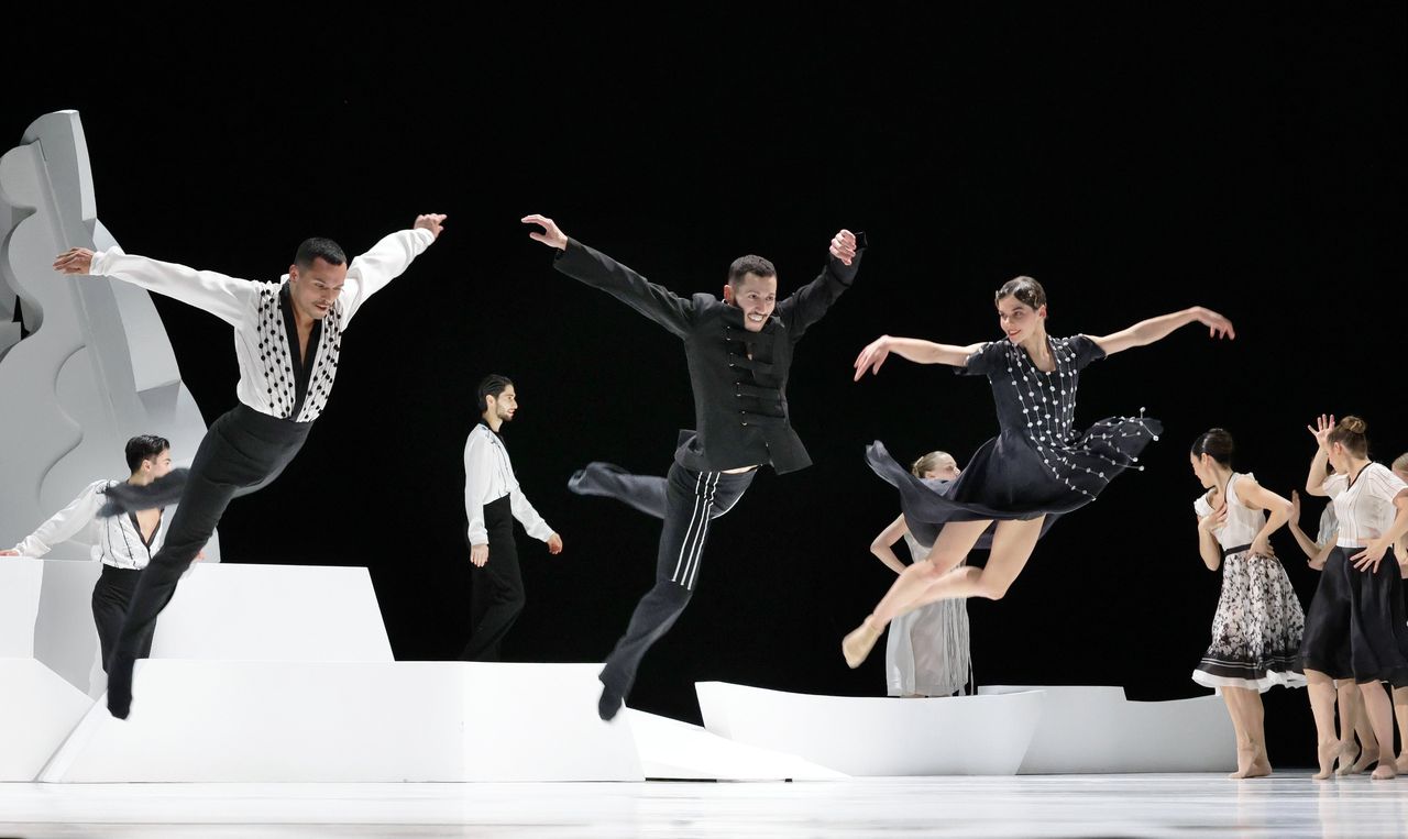 Gustavo Ramirez Sansano’s ‘Carmen.maquia’ door Introdans.