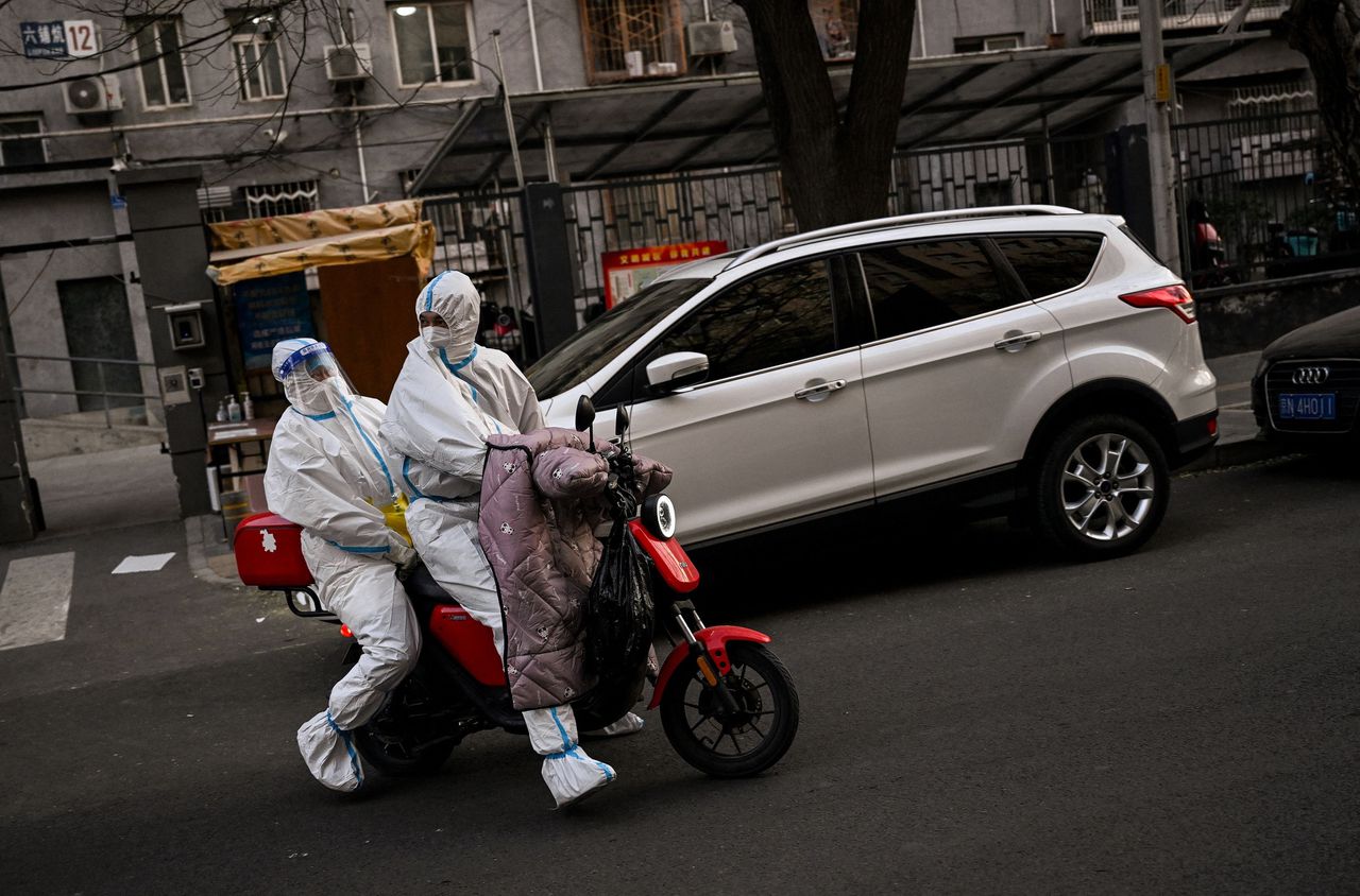 China riskeert een miljoen doden door plots paniekerig van coronastrategie te wisselen