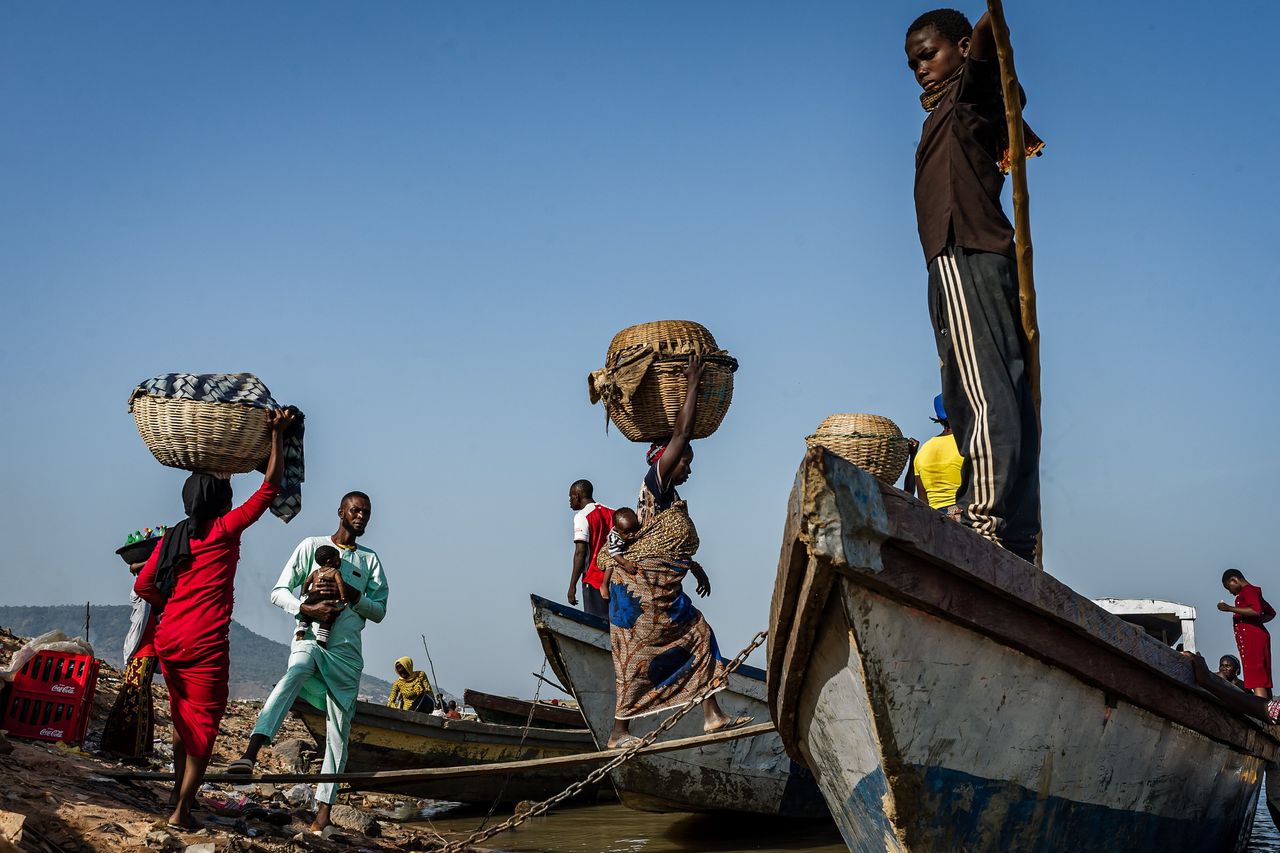 Verwoestende overstromingen zorgden in Nigeria dit najaar voor een enorme ravage en zeker honderden doden. Bij de stad Lokoja, waar twee rivieren samenkomen, wachten ze al veertig jaar op een dam.