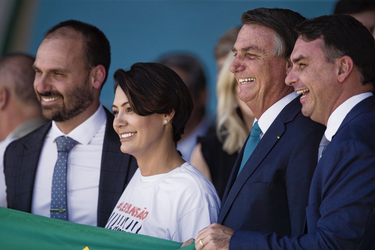 Drie oudste zonen van Bolsonaro waren jarenlang zijn adviseurs