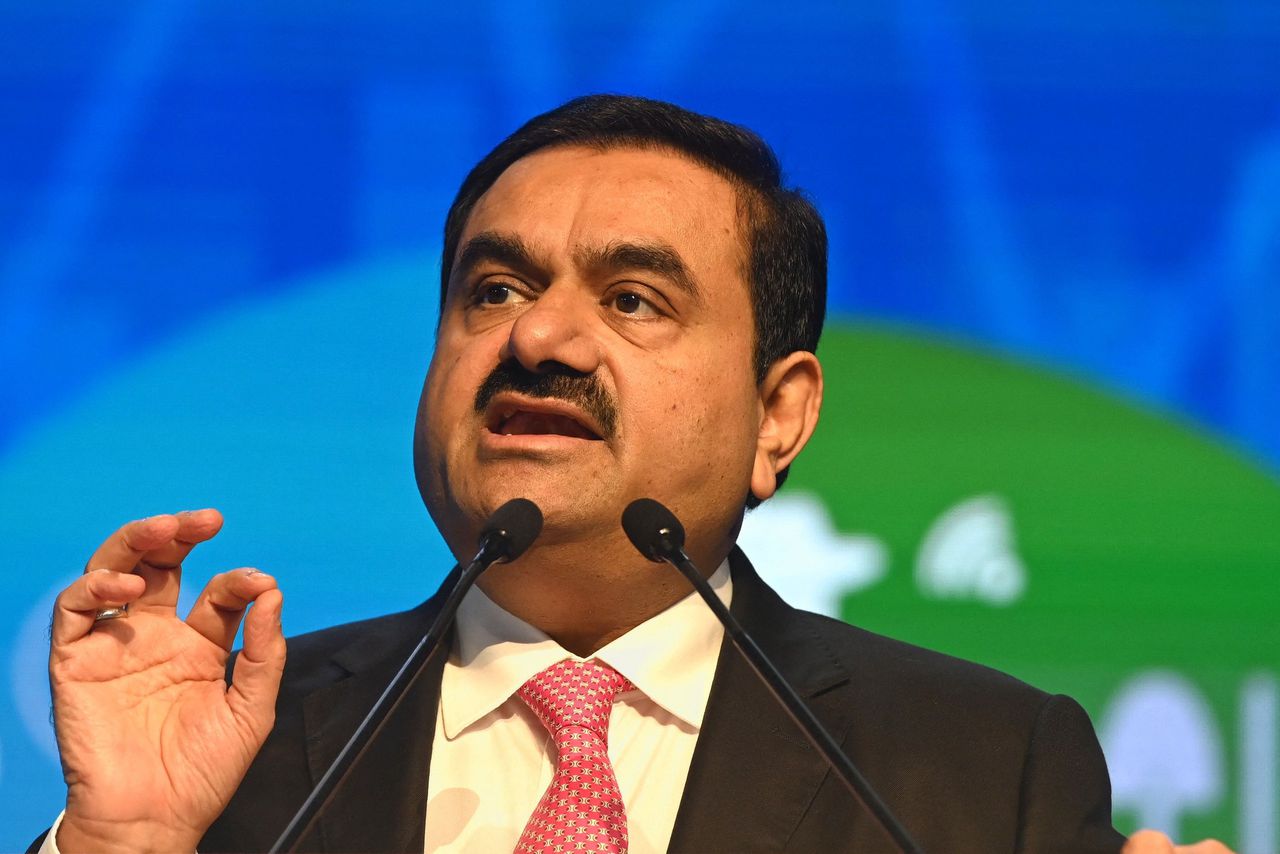 Gautam Adani, die zijn miljarden vergaarde in energie en logistiek, heeft ambities voor een mondiaal mediamerk.