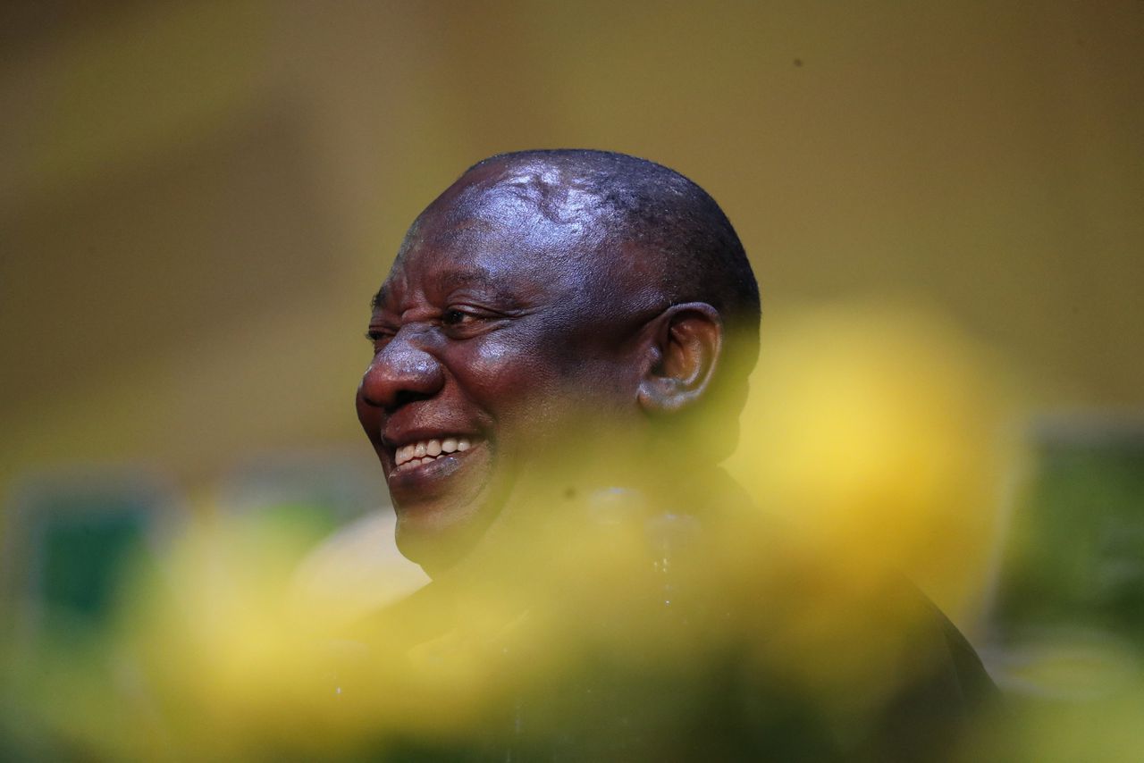 President Cyril Ramaphosa van Zuid-Afrika is opnieuw kandidaat voor die post bij de verkiezingen in 2024 nu zijn partij hem herkoos als leider.