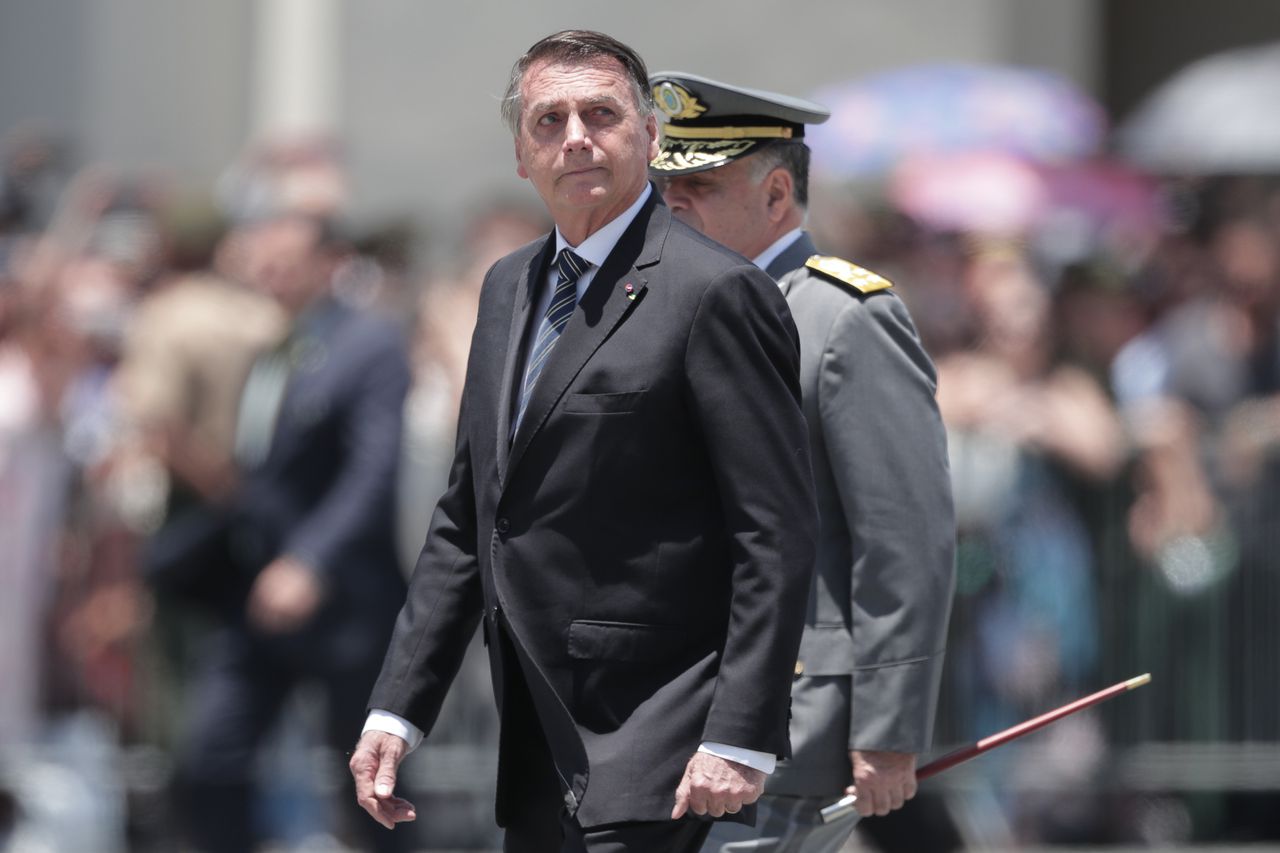 Jair Bolsonaro tijdens een militaire ceremonie in november. Dit was de eerste keer dat hij in het openbaar verscheen na zijn nederlaag bij de presidentsverkiezingen.