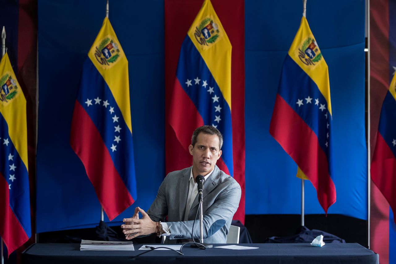 Venezolaanse oppositieleider Juan Guaido spreekt tijdens een persconferentie in Caracas in november dit jaar.