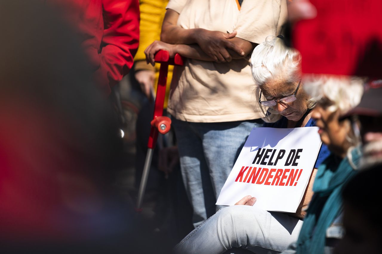 Manifestie voor toeslagenouders en kinderen.