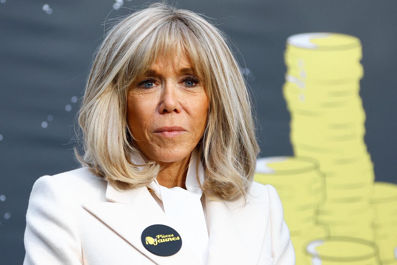 De Franse presidentsvrouw Brigitte Macron. „Ik ben voor het dragen van een uniform op school, zolang het een simpel tenue is en niet te somber.”