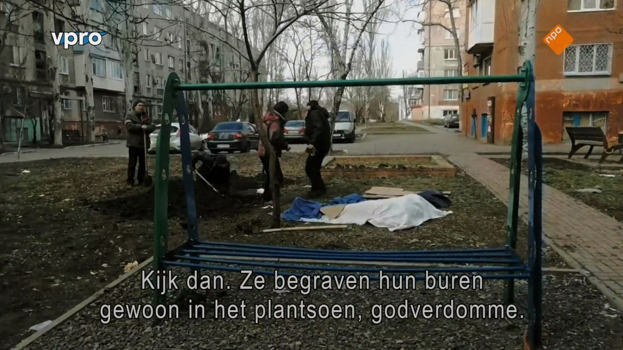 De verwoesting van Marioepol, gefilmd en verteld door de inwoners.