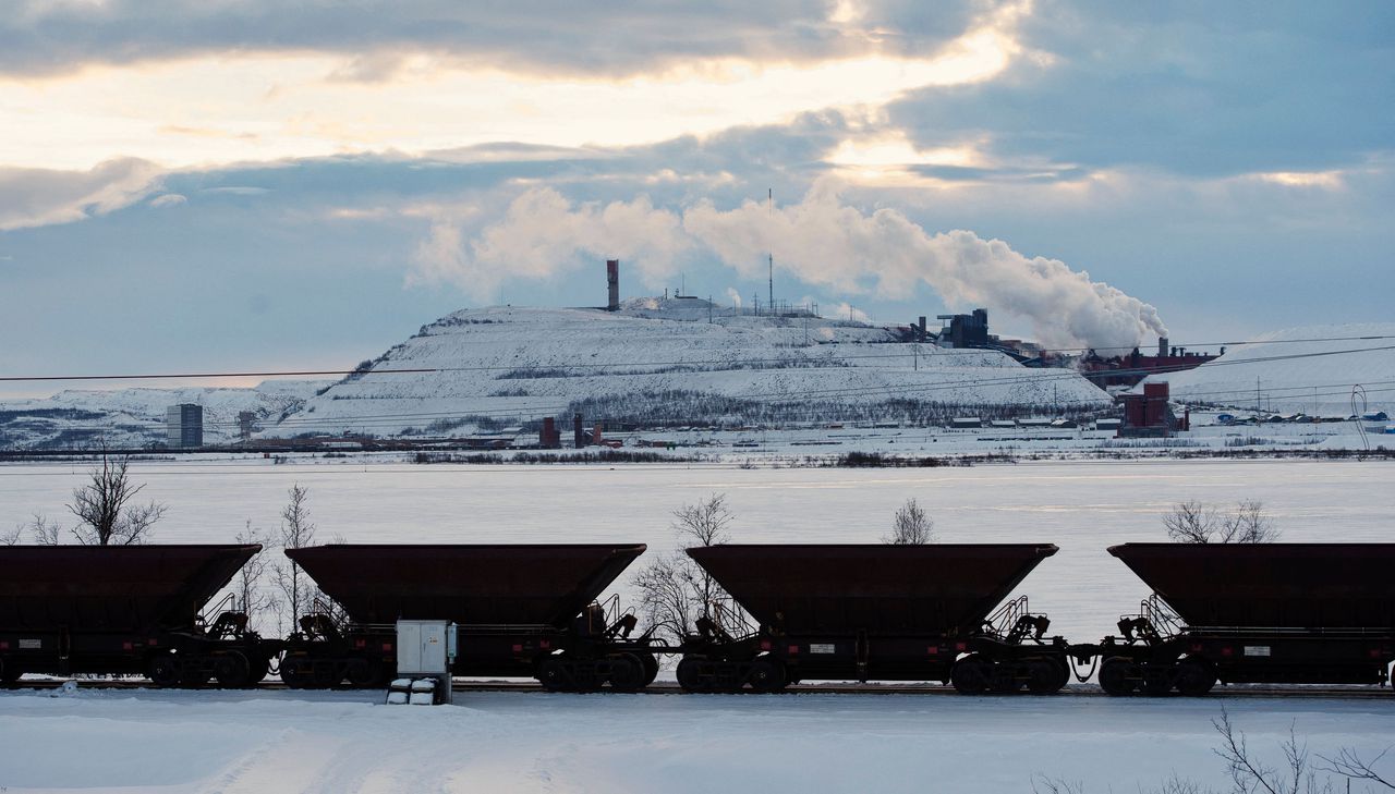 De ijzermijn van het Zweedse mijnbouwbedrijf LKAB in Kiruna, de meest noordelijke stad van Zweden. Het is tevens Europa’s grootste bekende afzetting van zeldzame aardmetalen.