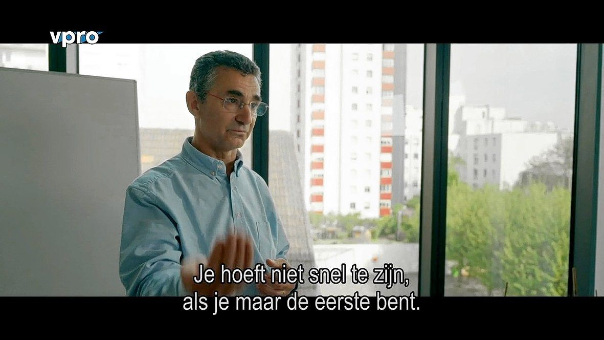 In de financiële wereld hoef je niet de snelste te zijn, als je maar de eerste bent die toeslaat.