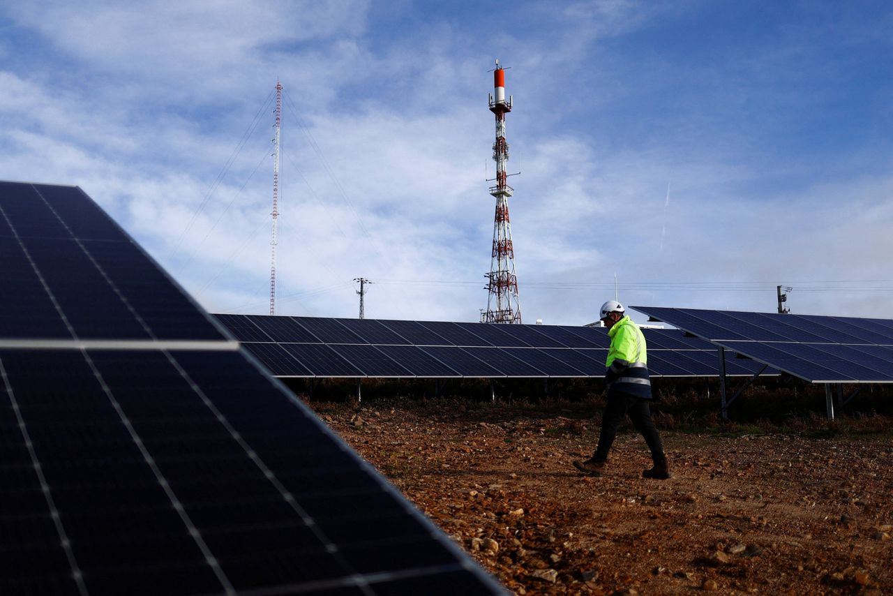 Een installatie voor zonne-energie in het Portugese Sabugal.