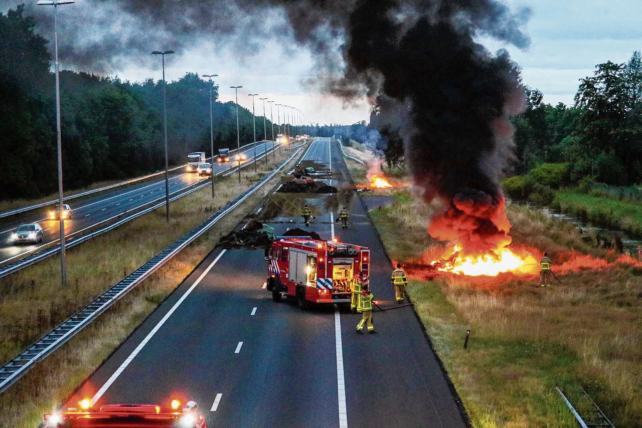 Protestactie van boeren tegen de stikstofaanpak van het kabinet langs de A50 vorig jaar.