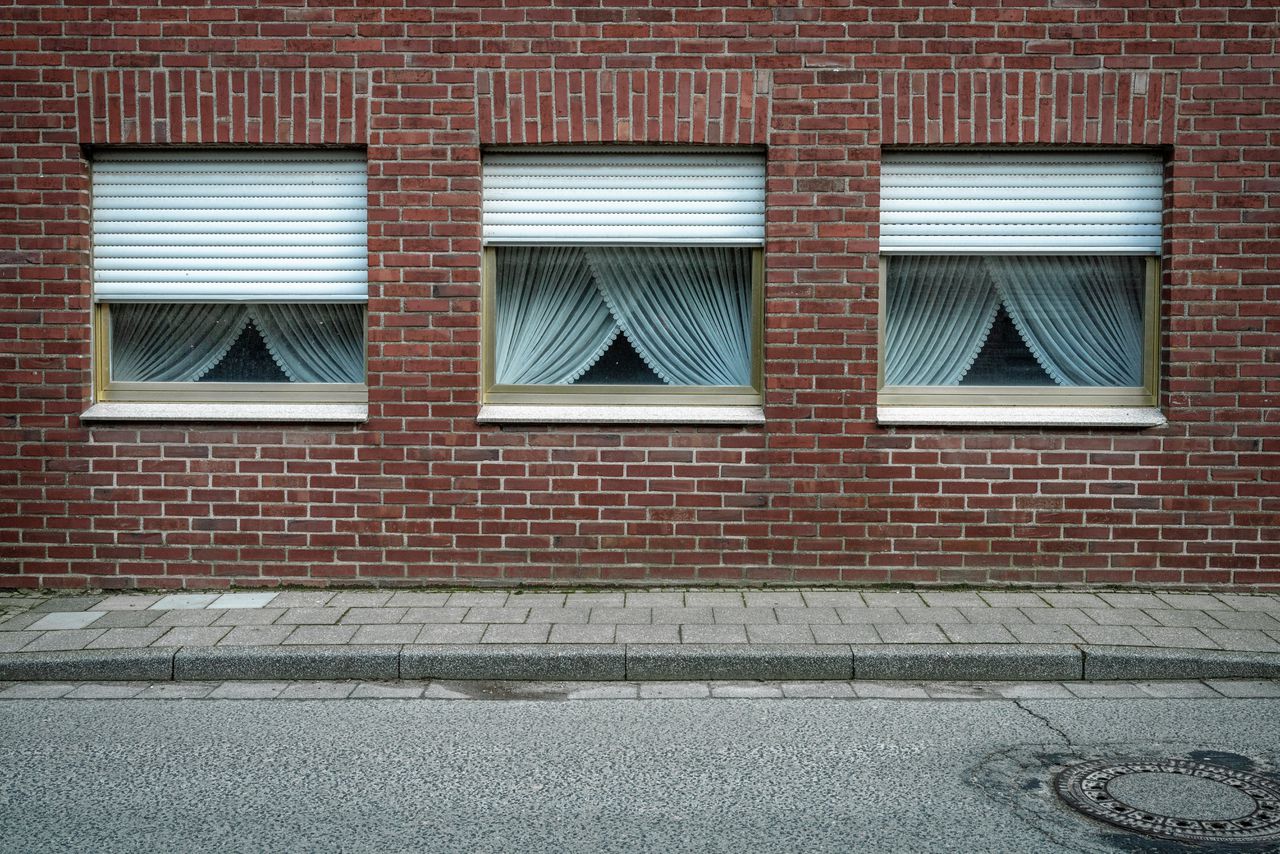 Een verlaten huis in Keyenberg, een dorp dat aanvankelijk zou moeten wijken voor de bruinkoolwinning. Hoewel het besluit is teruggedraaid, is Keyenberg een spookdorp geworden.