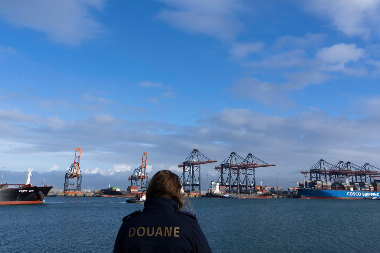 Een containerterminal op de Rotterdamse Maasvlakte. Rotterdam en Antwerpen zijn de absolute toegangspoort tot Europa geworden voor cocaïne.