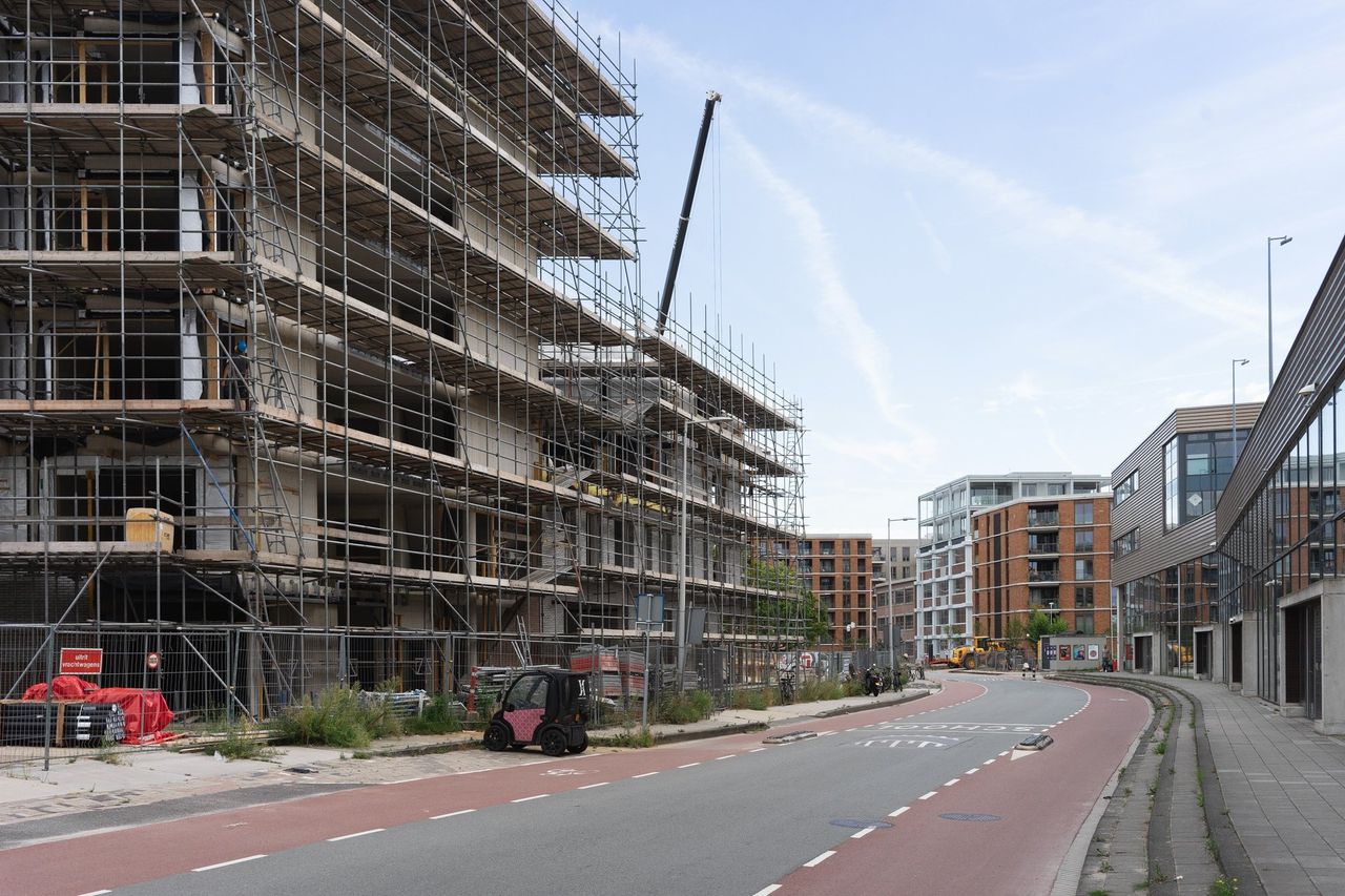 Nieuwbouwwoningen in de wijk Cruquius in Amsterdam. De komende decennia moeten de meeste nieuwe woningen verrijzen binnen het bestaande stedelijk gebied.