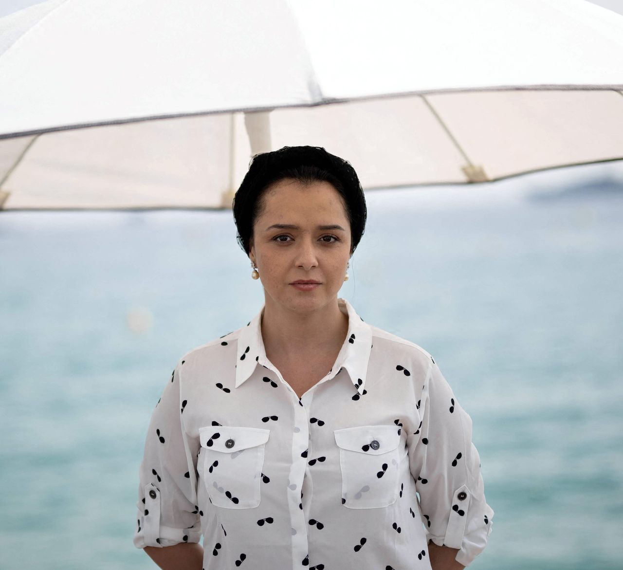 De Iraanse actrice Taraneh Alidoosti tijdens een fotoshoot tijdens de 75e editie van het Filmfestival van Cannes.