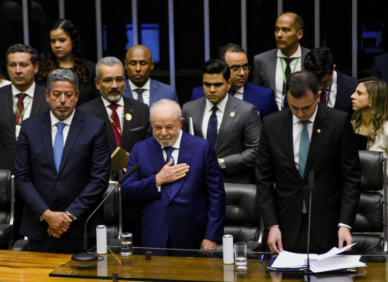 De nieuwe Braziliaanse president Lula tijdens zijn beëdiging zondag.