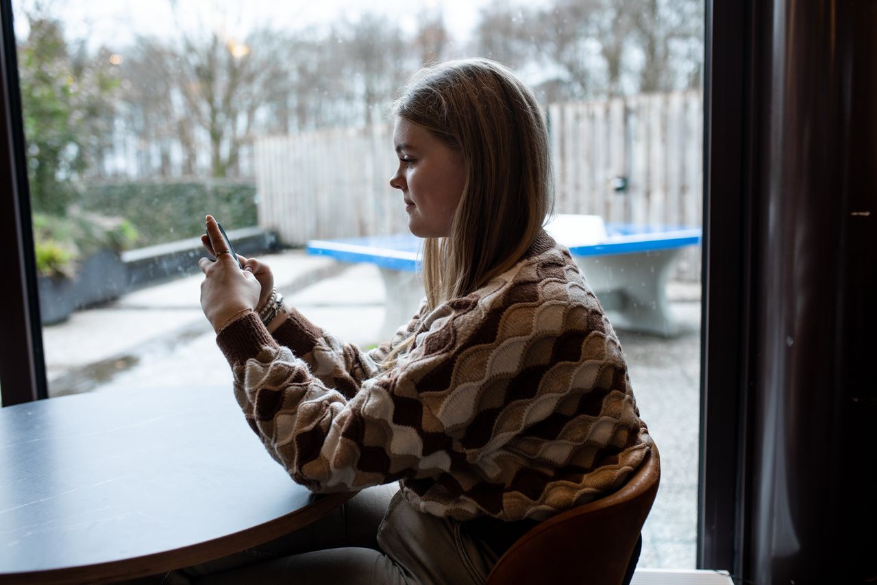 Julia overwon een jarenlange socialemediaverslaving. „Met socialemedia-apps reguleerde ik mijn emoties.”