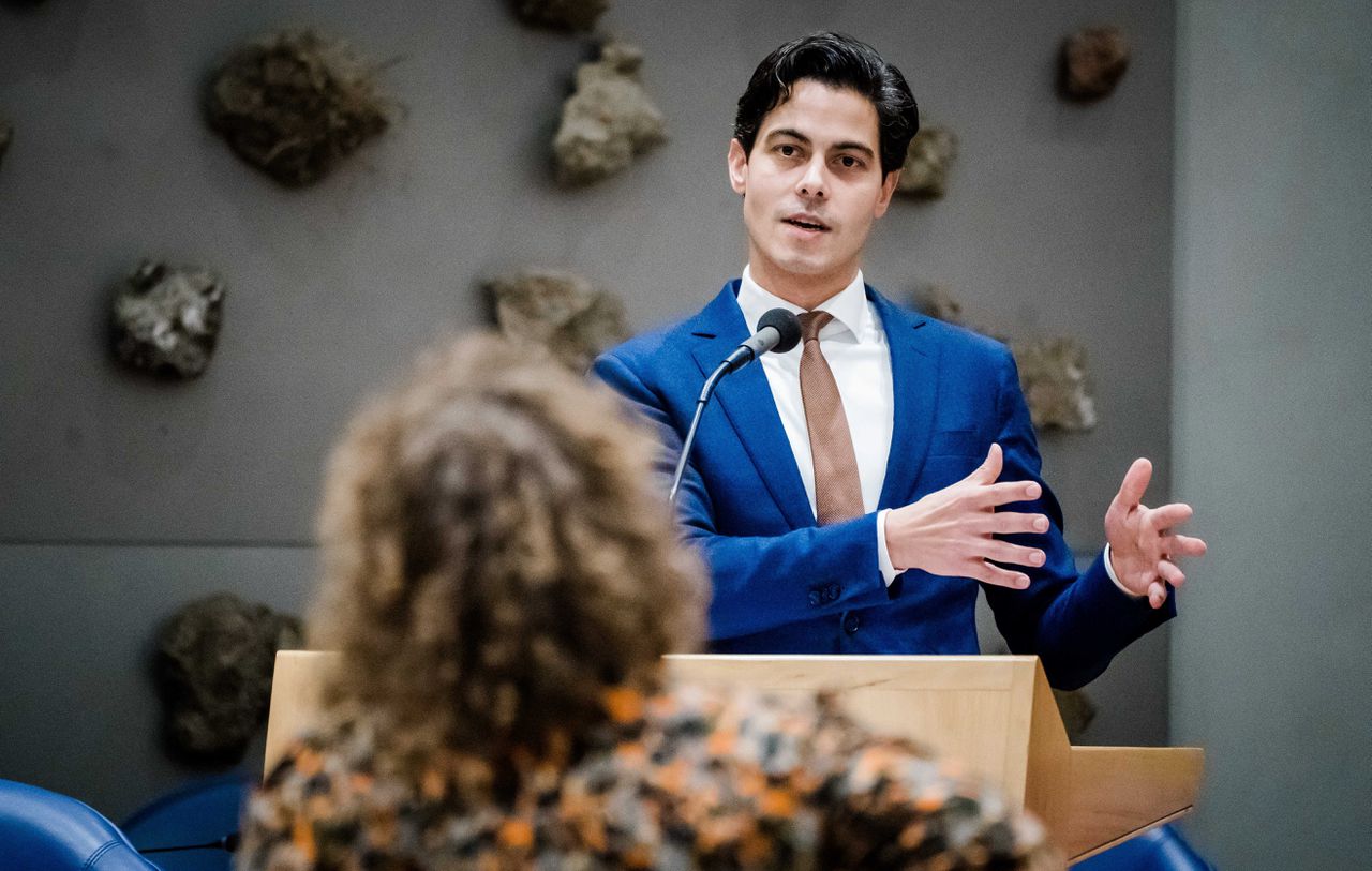 Rob Jetten, minister voor Klimaat en Energie (D66) en Renske Leijten (SP) tijdens het debat over zonnepanelen.