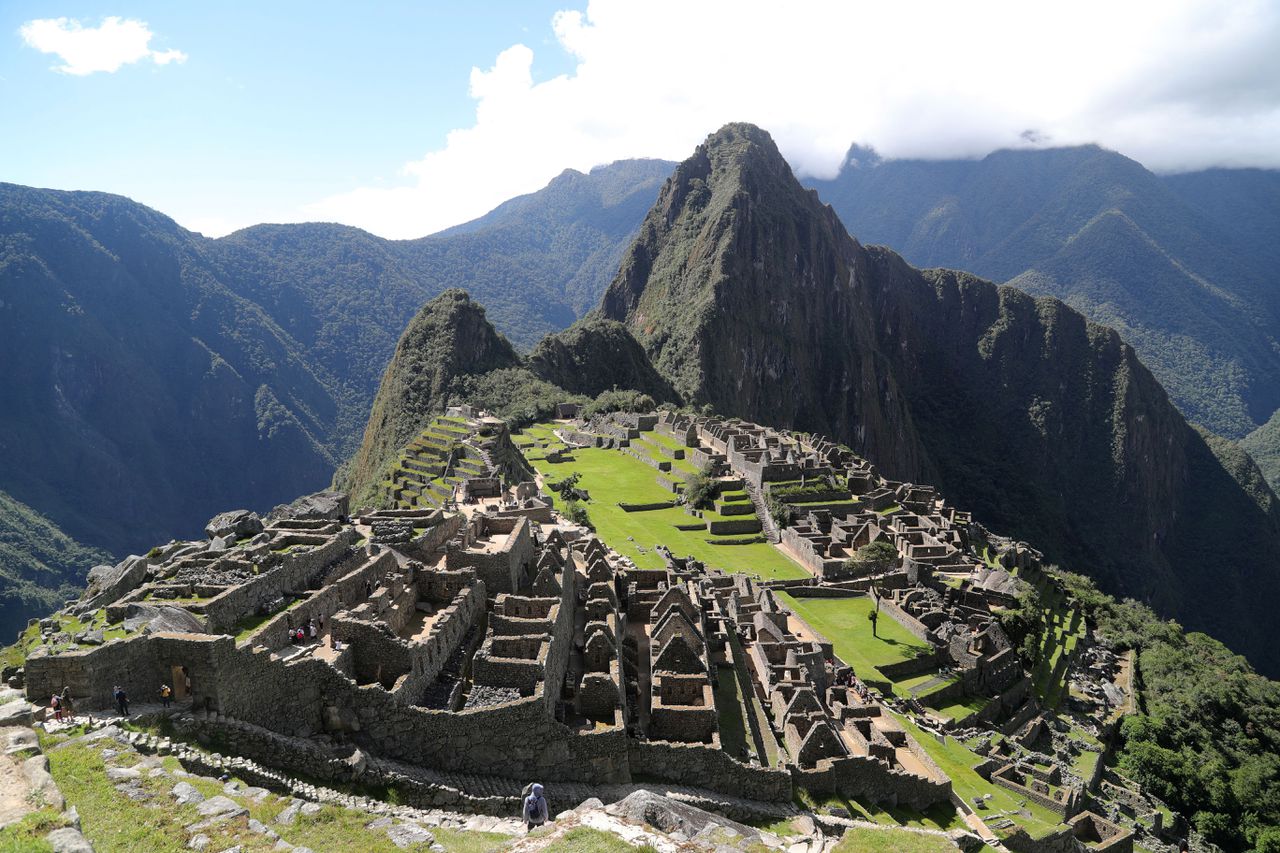 Machu Picchu, de ruïne van een Inca-nederzetting gelegen in de Andes, is de grootste toeristische trekpleister van Peru.