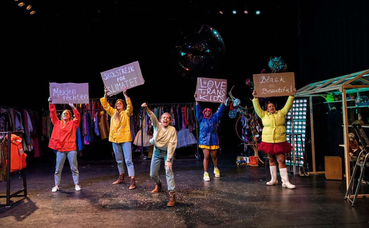 Scène uit de voorstelling ‘Pippi Powerrrrr’ van regisseur Inez Derksen van theatergezelschap Het Laagland.