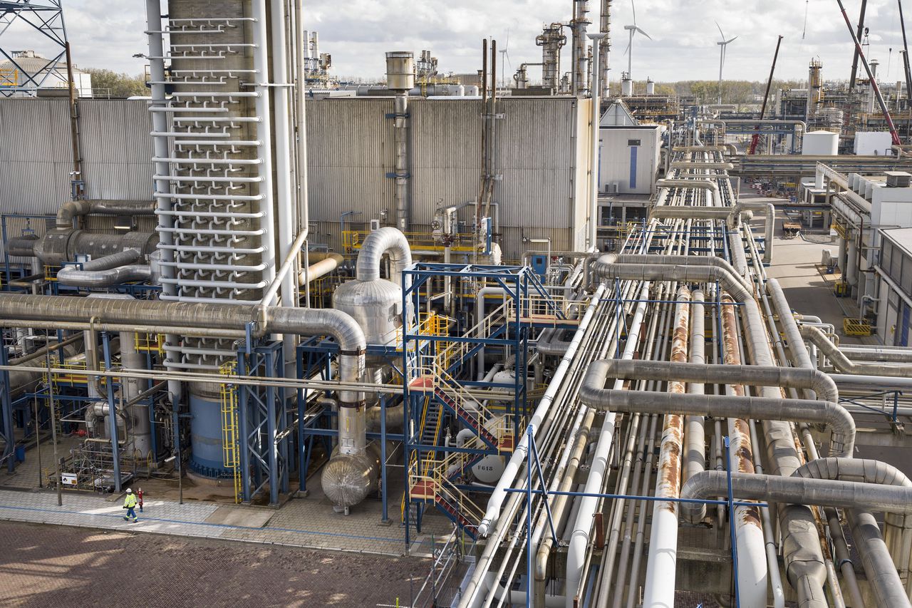 De kunstmestfabriek van Yara in het Zeeuwse Sluiskil. De chemische industrie is een van de meest energie-intensieve sectoren.