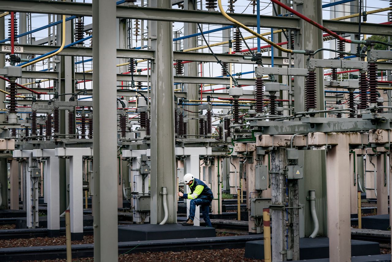 Elektriciteitsverdeelstation Vijfhuizen in Noord-Holland.