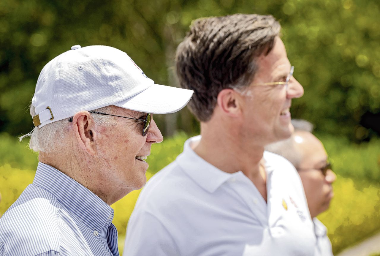 De Amerikaanse president Joe Biden en premier Mark Rutte afgelopen november op het Indonesische eiland Bali tijdens de G20-top.