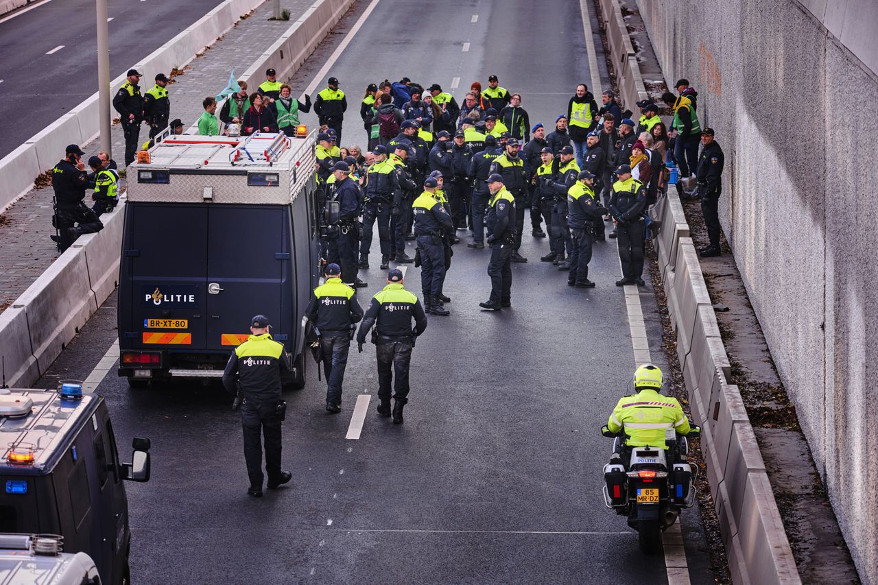 Het OM noemde de snelwegblokkade van afgelopen november als voorbeeld van actie waarbij gevaarlijke situaties zouden zijn ontstaan.