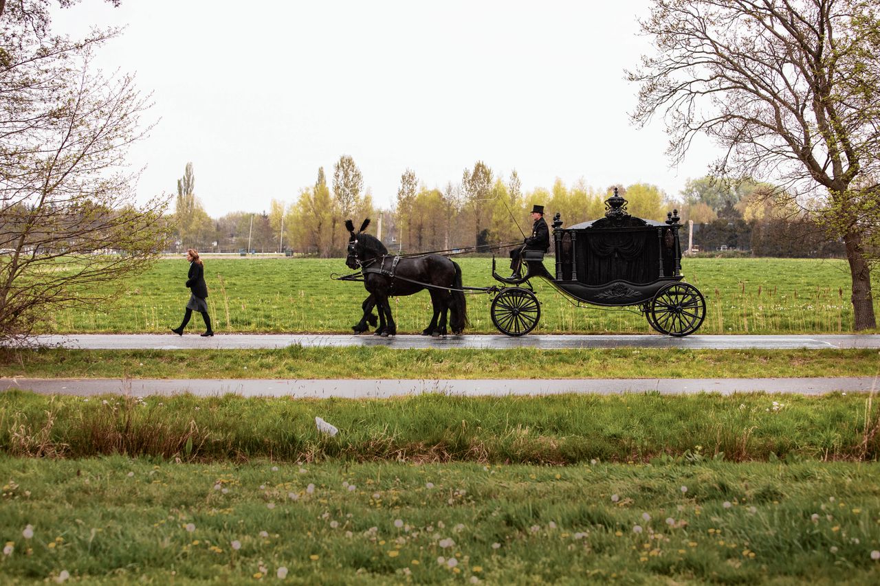 Uitvaart in Baarn in coronatijd.