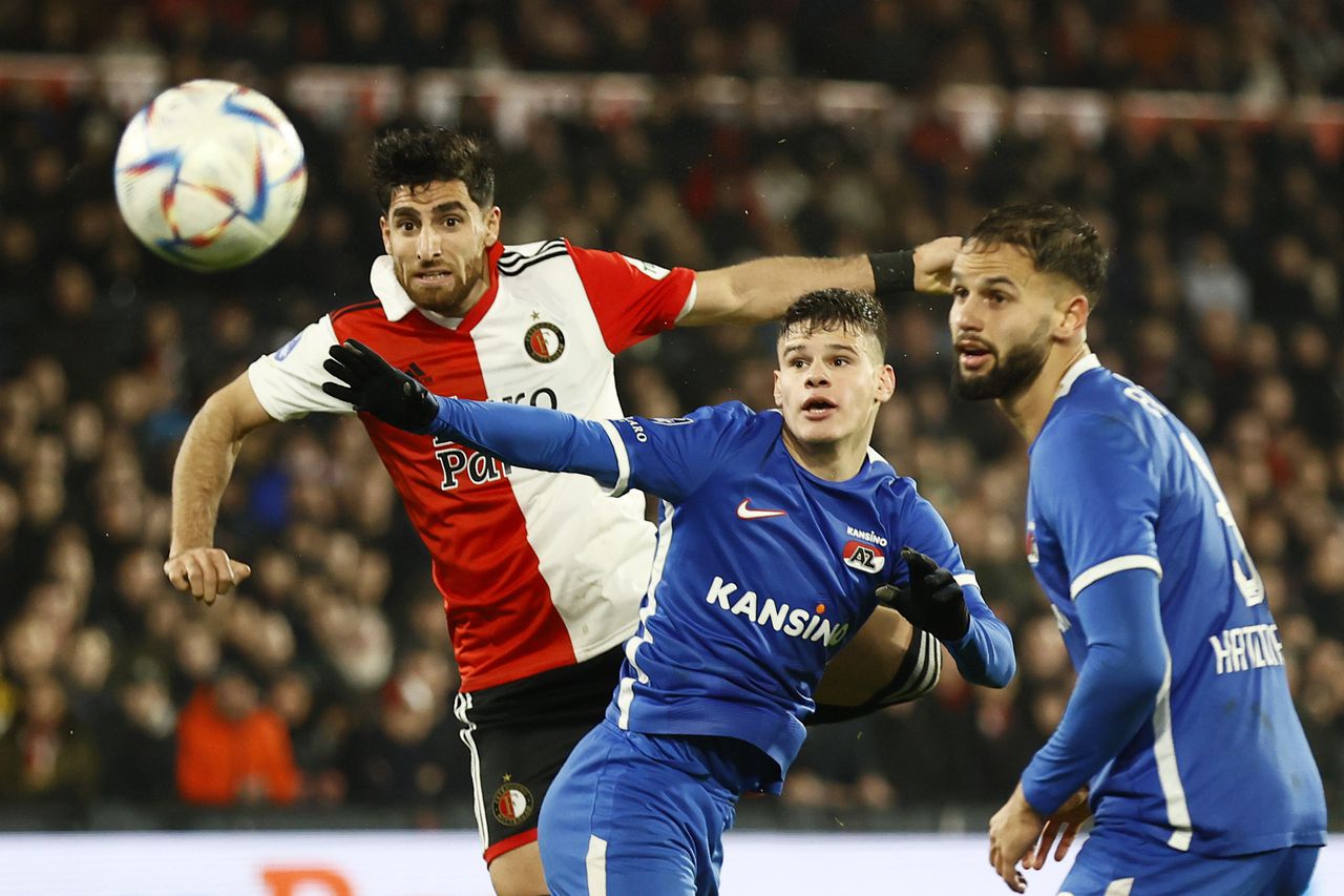 Feyenoorder Alireza Jahanbakhsh maakt de 1-1.