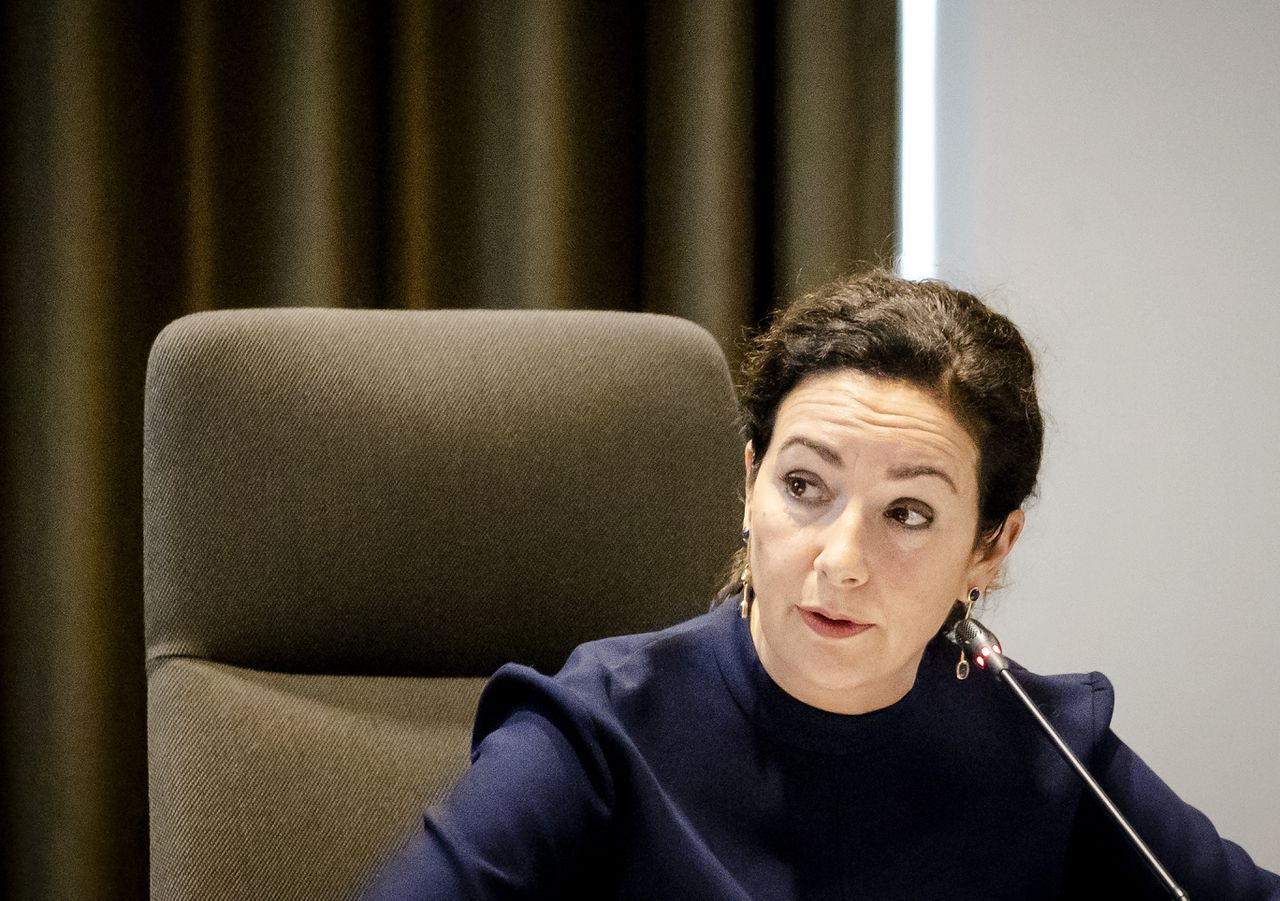 Burgemeester Femke Halsema in de Amsterdamse raadszaal.