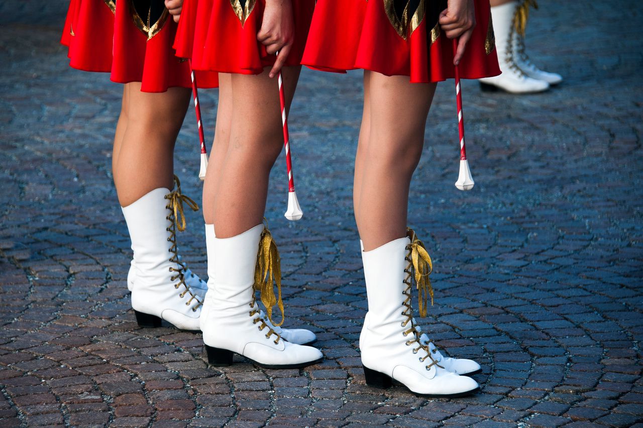 Majorettes in uniform. Foto Getty Images/iStockphoto