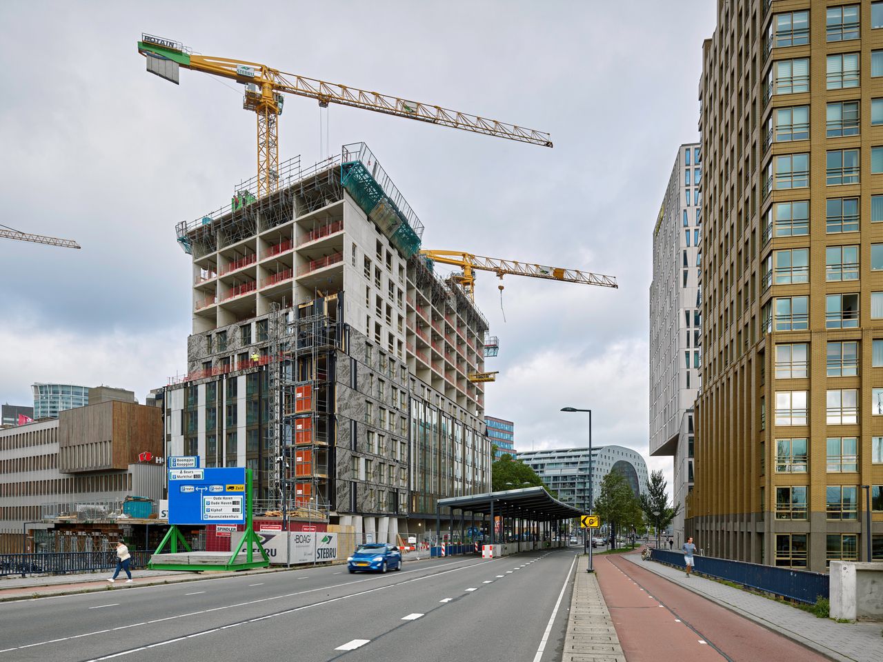 Rond het Wijnhaveneiland in Rotterdam werden afgelopen jaren meerdere grote (woning)bouwprojecten gerealiseerd.