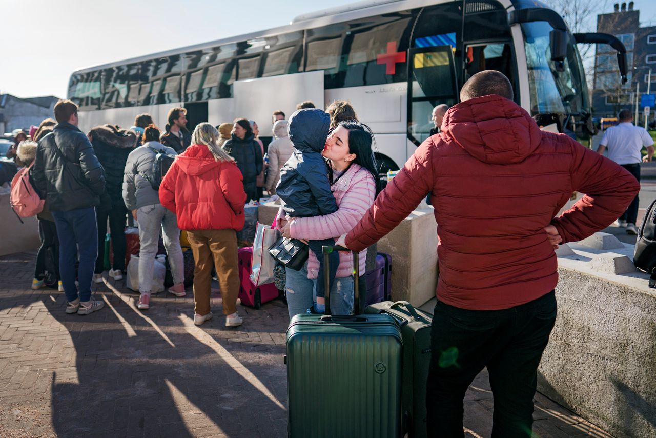 De tijdelijke bescherming van de zogenoemde ‘derdelanders’ zou 4 maart aflopen, maar verlenging tot 4 september voorkomt extra belasting van de reguliere asielopvang.