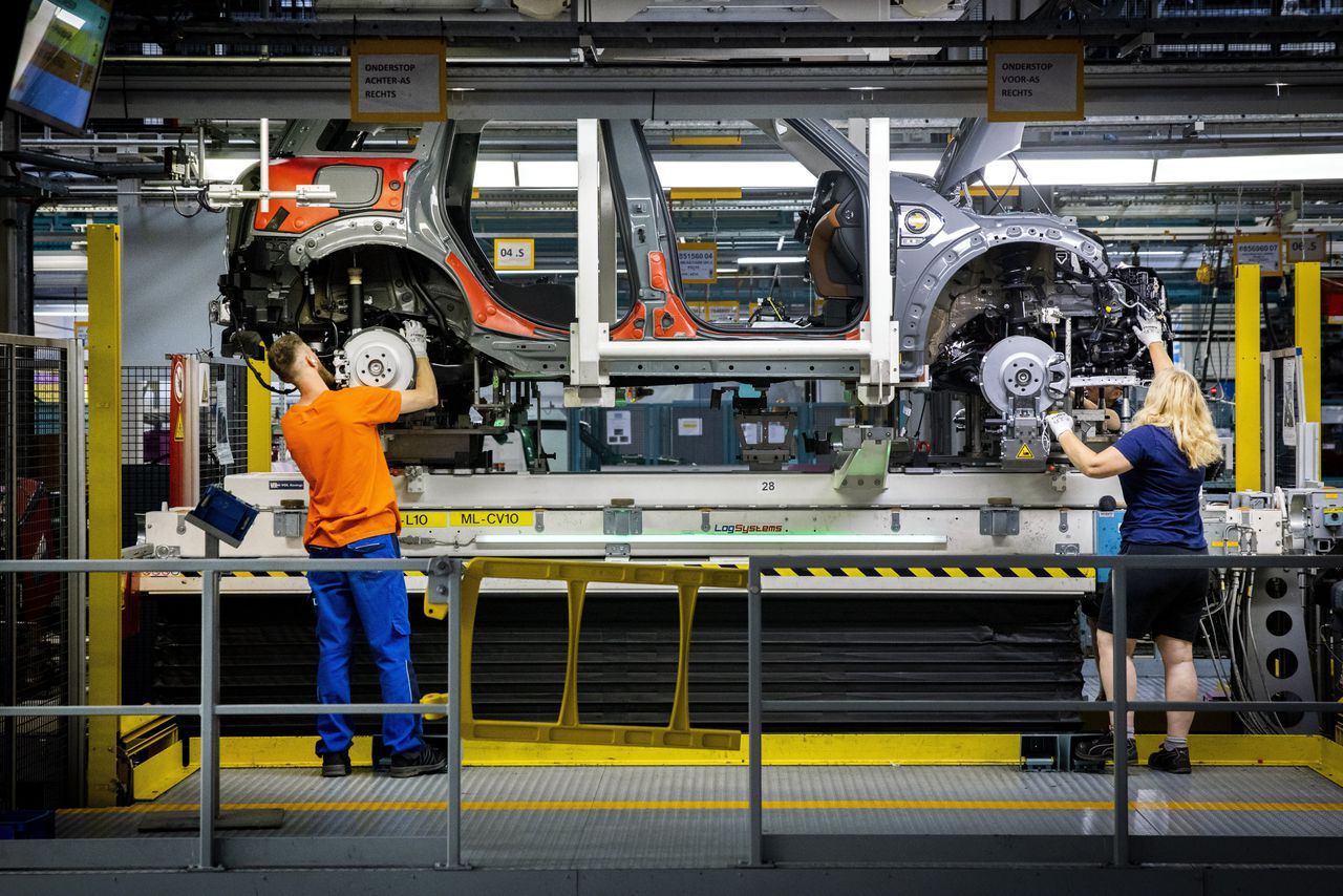 Productie bij VDL Nedcar in Born.