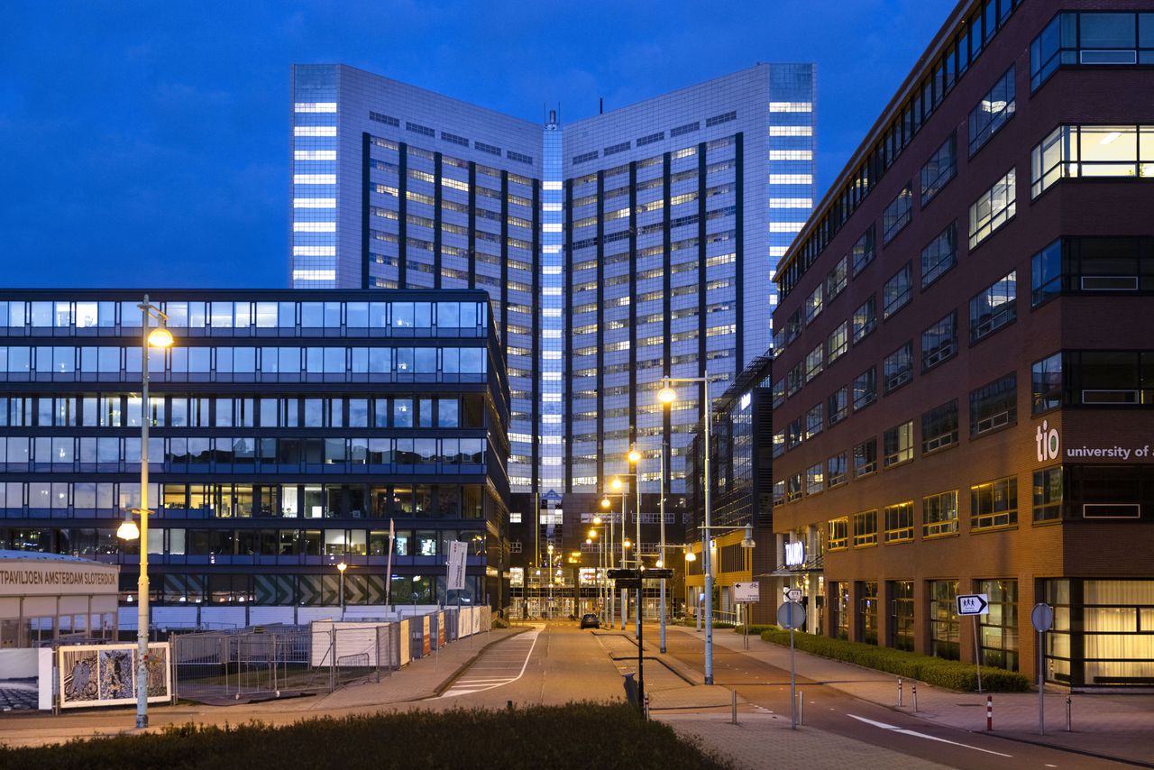 Het kantoor van de Belastingdienst aan de Kingsfordweg in Amsterdam.