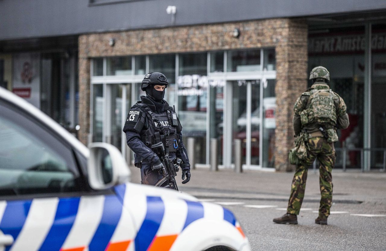 De zwaarbeveiligde rechtbank in Amsterdam, waar Said R. vrijdag zijn strafeis hoorde.