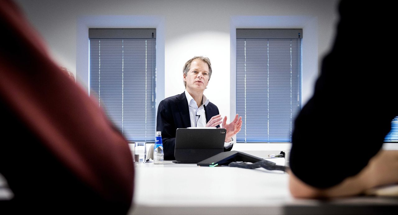 Financieel directeur Bas Brouwers bij de presentatie van de jaarcijfers op het hoofdkantoor van de Rabobank.