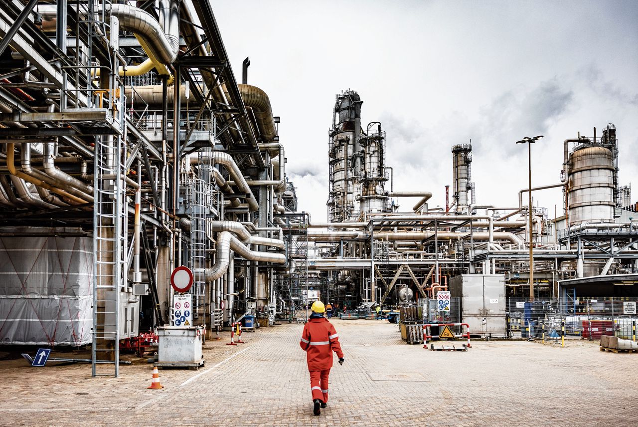 De productielocatie van Shell in Moerdijk.