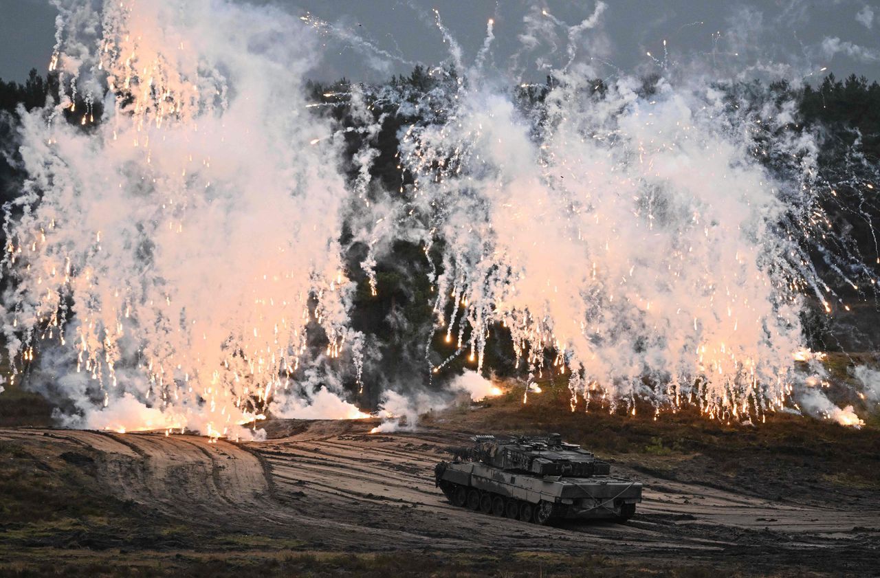 Een Leopard 2-tank bij een training in Augustdorf.