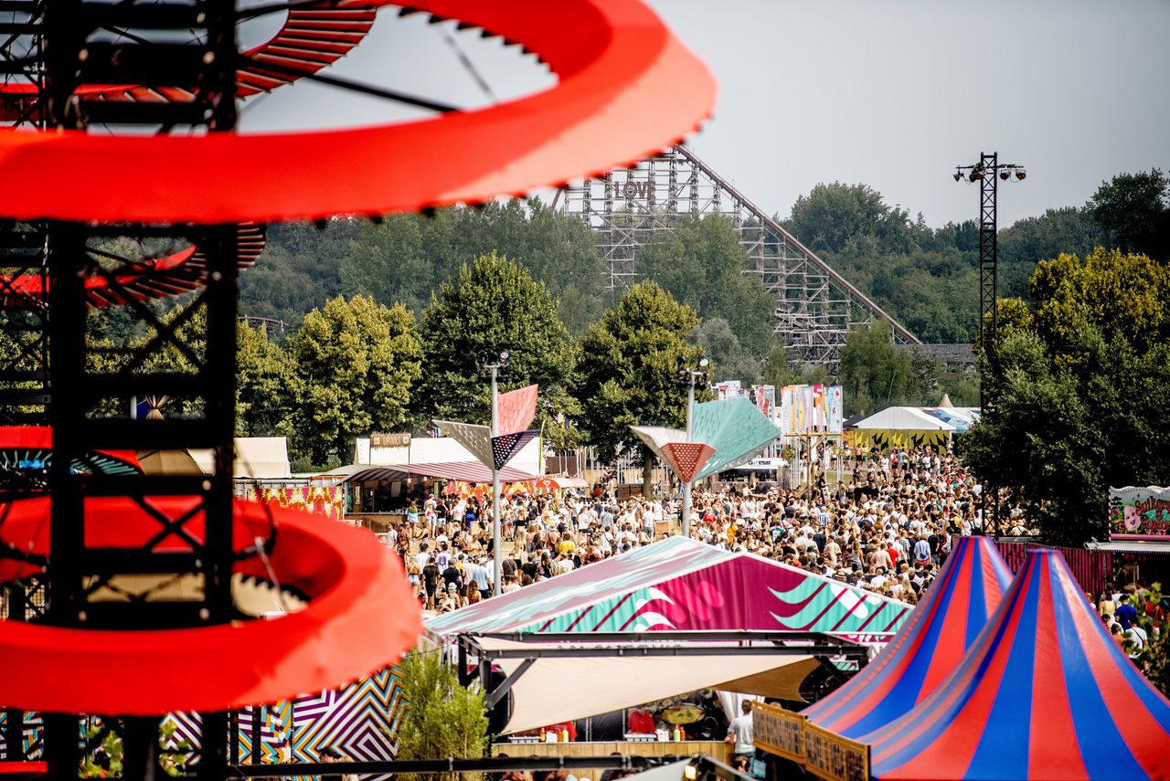 Lowlands vorig jaar, waar je voor €255 nog een weekend heen kon. Dit jaar kost een weekendticket voor het festival in Biddinghuizen €300.