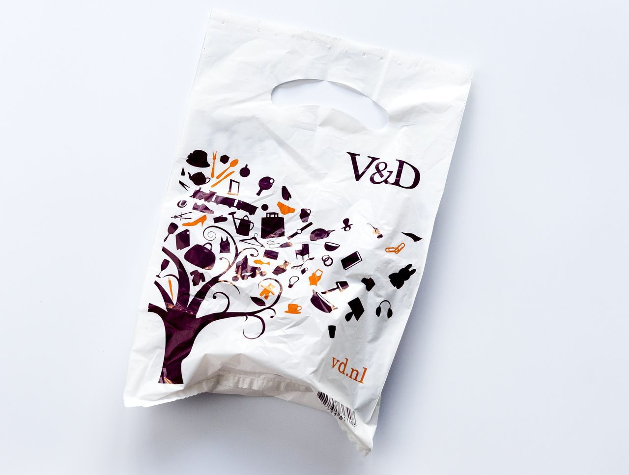 Een tasjes met het logo van V&D. Het merk maakte een doorstart als webshop, maar ook die verkeert nu in zwaar weer.