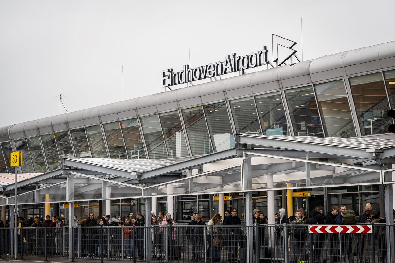 Het vliegverkeer van Eindhoven Airport ligt tot 17.00 uur stil.