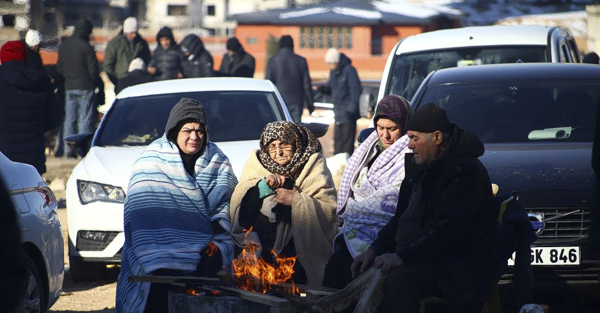 Voor veel Turken en Syriërs speelt het leven zich sinds de aardbevingen vooral buiten af