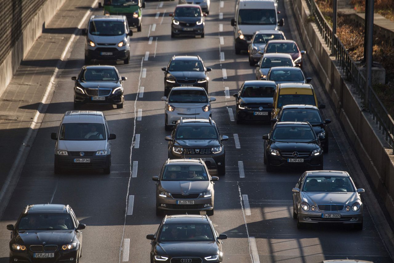 Na wekenlang onderhandelen geeft Duitsland zijn blokkade van een Europees verbod op auto’s met een brandstofmotor op.